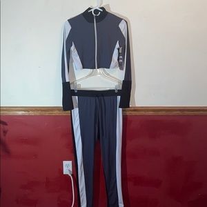 NEW-Black,White&Grey 2-Piece Sweatsuit Outfit!